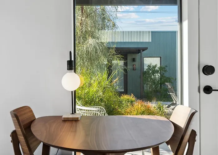 4 Square Apartment
